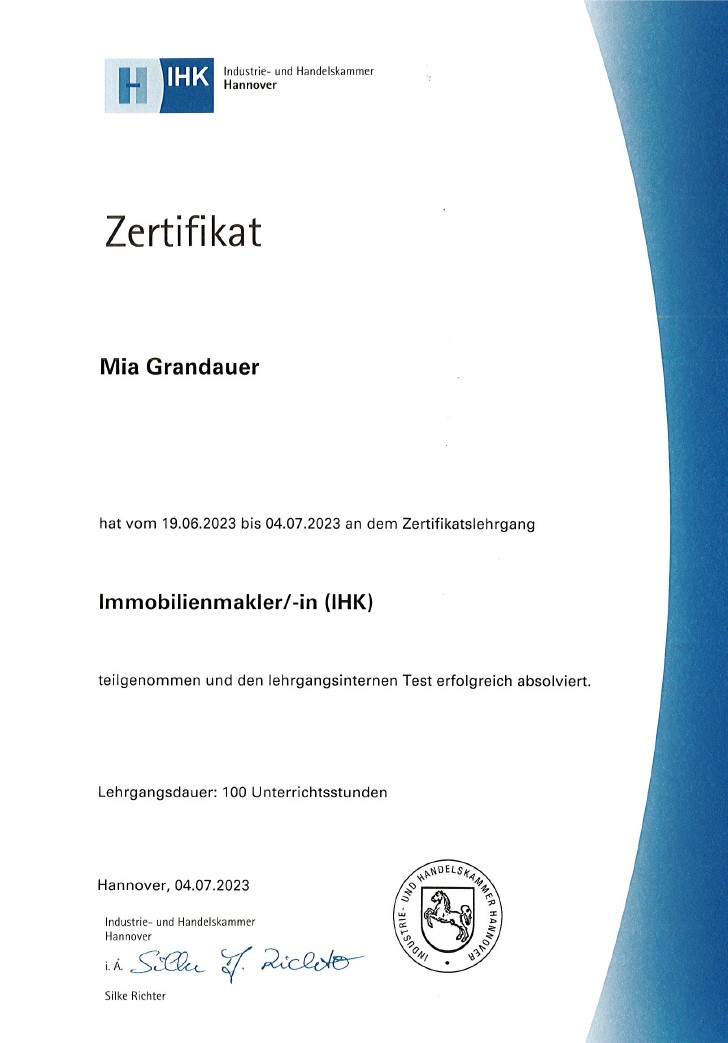 Zertifikat IHK Immobilienmakler Mia Grandauer